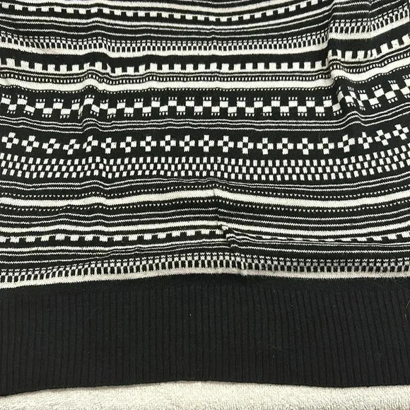 Merona Woman Lightweight Black/White Striped Sweater Size Large - Picture 6 of 8